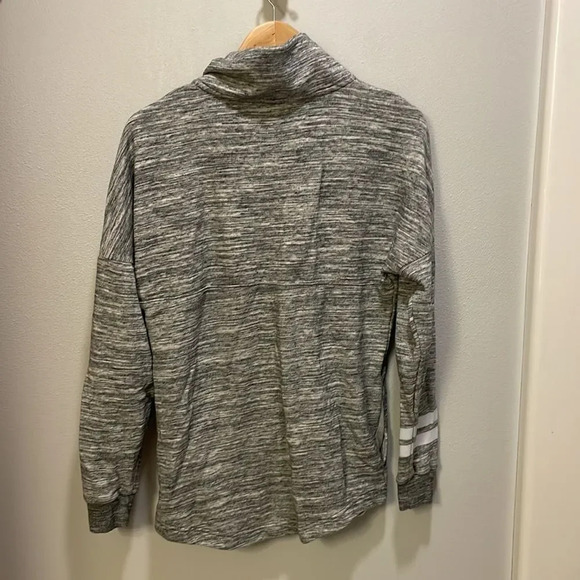 Pink woman’s grey and white pullover sweatshirt with two front side pockets - Picture 8 of 10